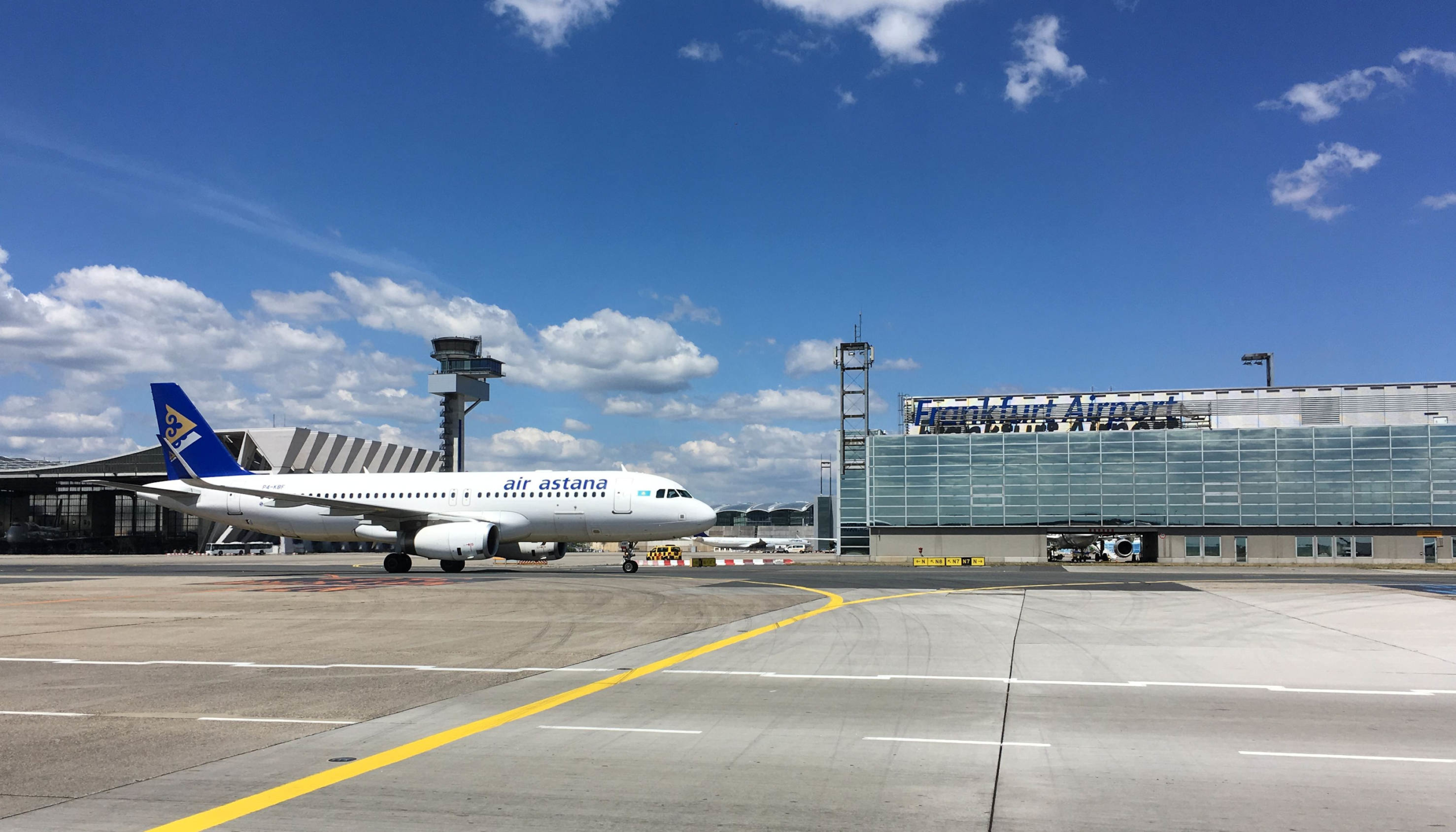 Air Astana startet ab Juni wieder vom Terminal 2 am Flughafen Frankfurt