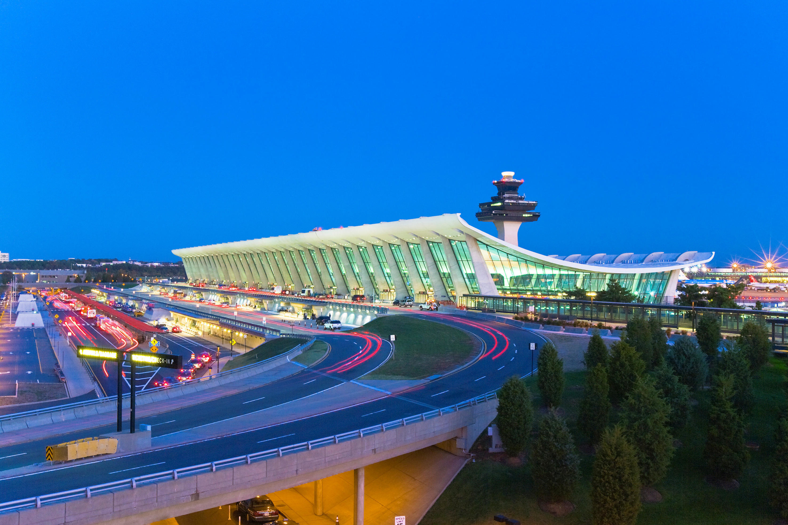 Beispiel Washington Dulles International Airport: Wie Flughäfen das Reisen für Passagiere in Corona-Zeiten so gesundheitssicher wie möglich gestalten