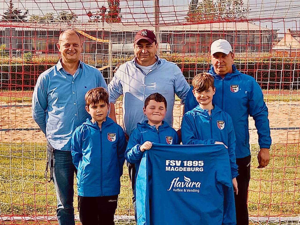 Sportsponsoring: Flavura Kaffee und Vending ist Sponsor der Kinderfußballmannschaft des FSV 1895 Magdeburg