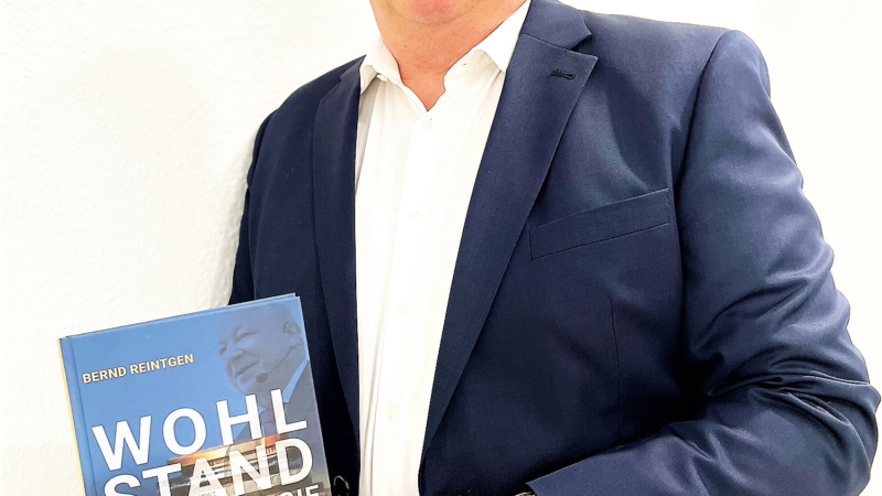 Buch und Hörbuch „Wohlstand mit Strategie“ erläutern den Weg zu Glück mit Geld