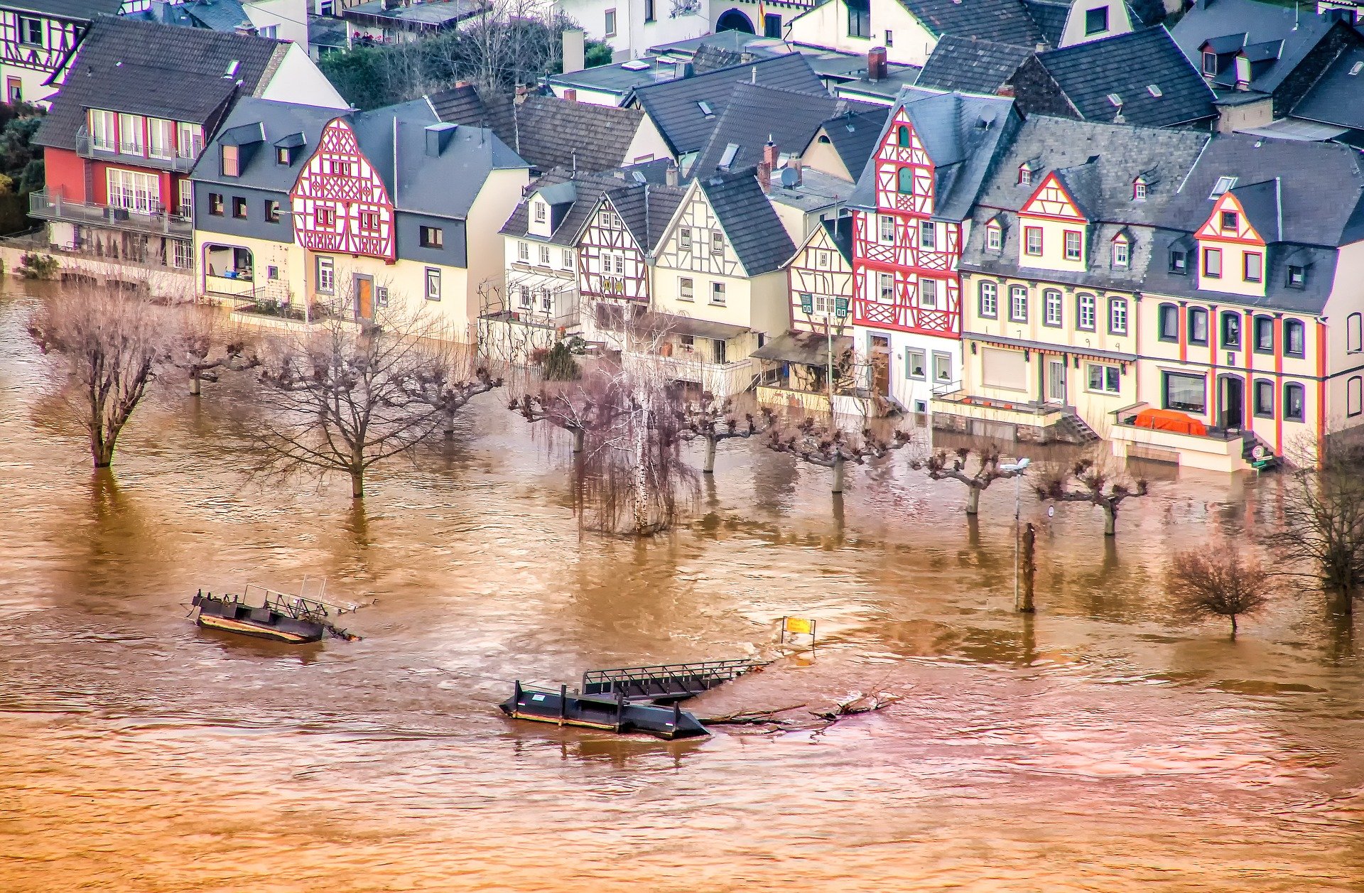 Hochwasserschäden nicht übereilt beheben