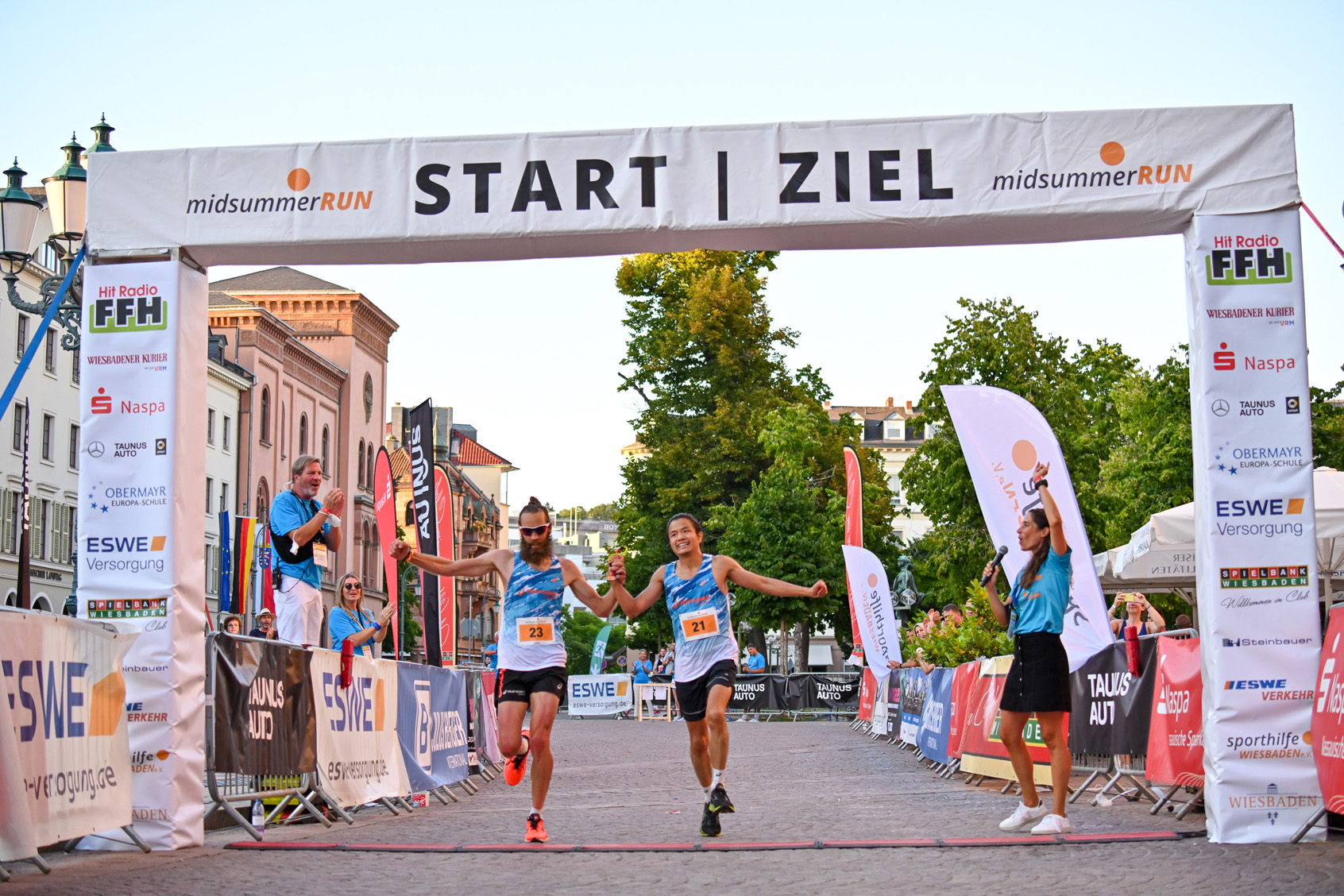 midsummerRun & midsummerShopping:  Wiesbadens großer City-Run und langer Einkaufssamstag voller Erfolg