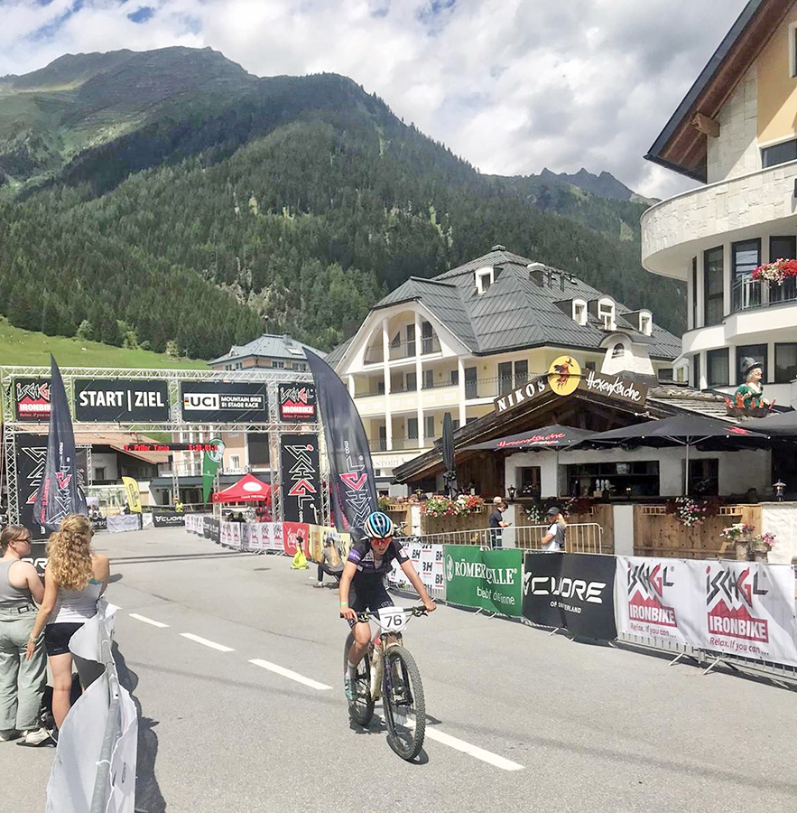 Tanja Priller vom RSC Wolfratshausen fährt auf Platz 5 beim Ischgl Ironbike