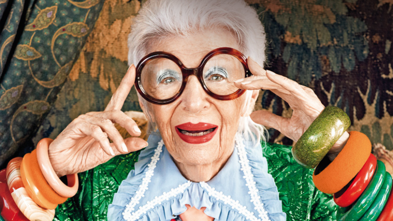 Die Stil-Ikone Iris Apfel feiert ihren 100. Geburtstag