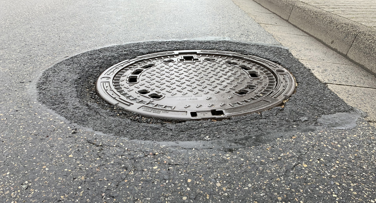 So werden Schachtabdeckungen betriebs- und verkehrssicher