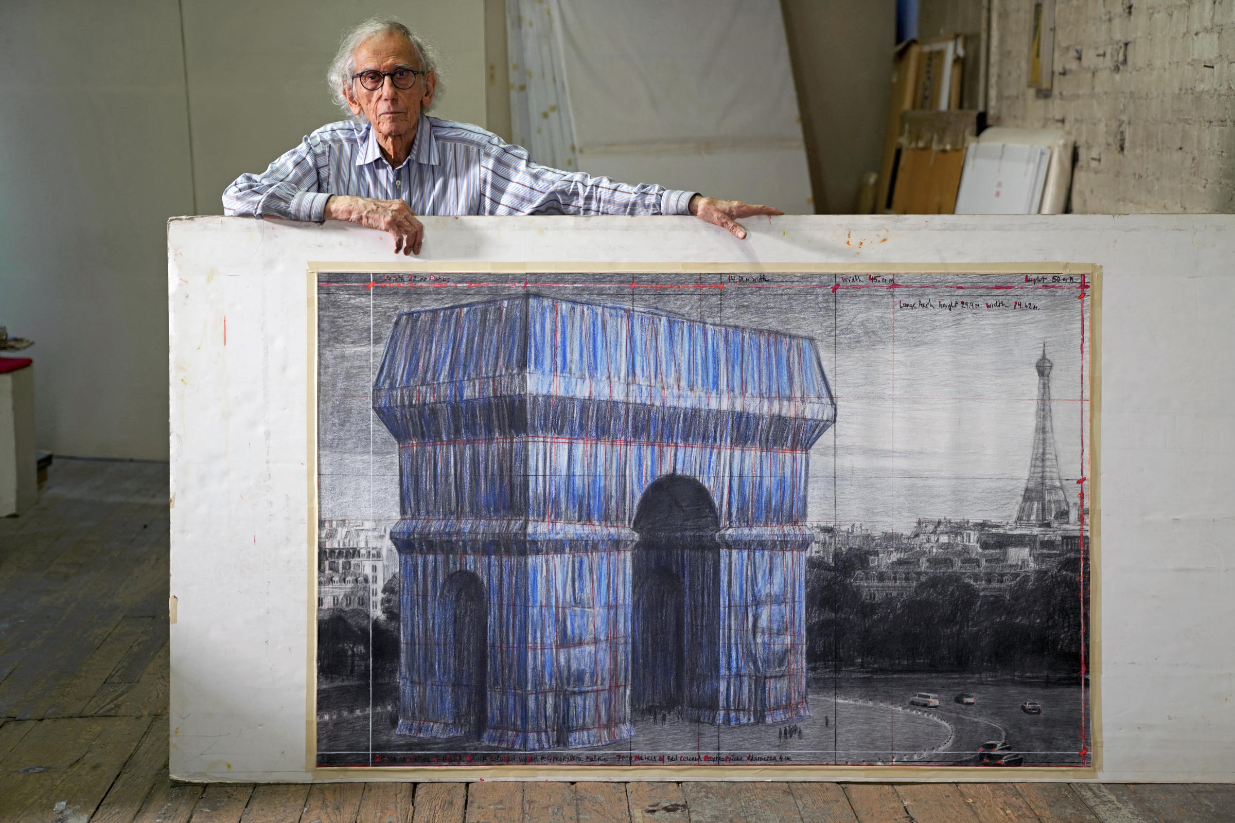 L“Arc de Triomphe, Wrapped von Christo and Jeanne Claude kurz vor der Fertigstellung mit Seilen von Gleistein