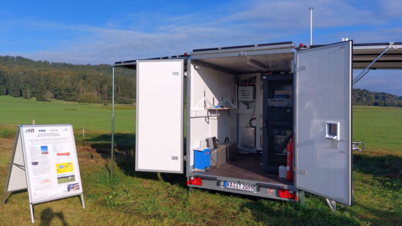 Proton Motor fuel cell „PM Module S8“ integrated into mobile energy trailer