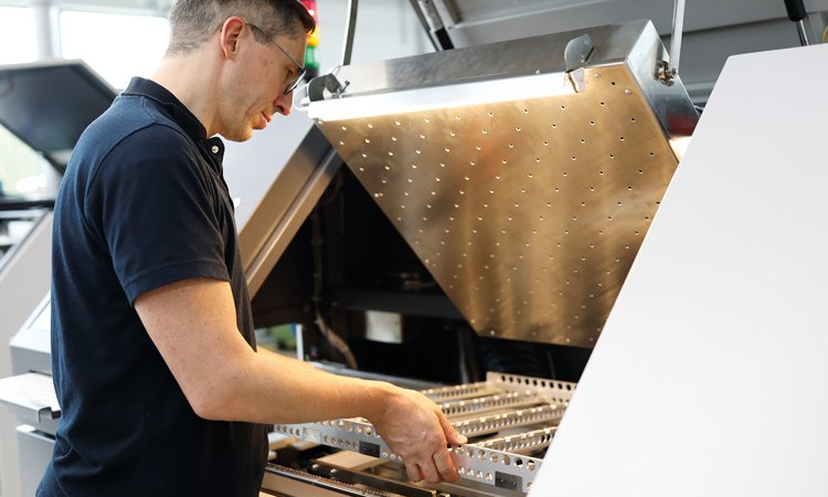 Inlinefähiges Dampfphasenlötsystem für automatisierte Prozesse