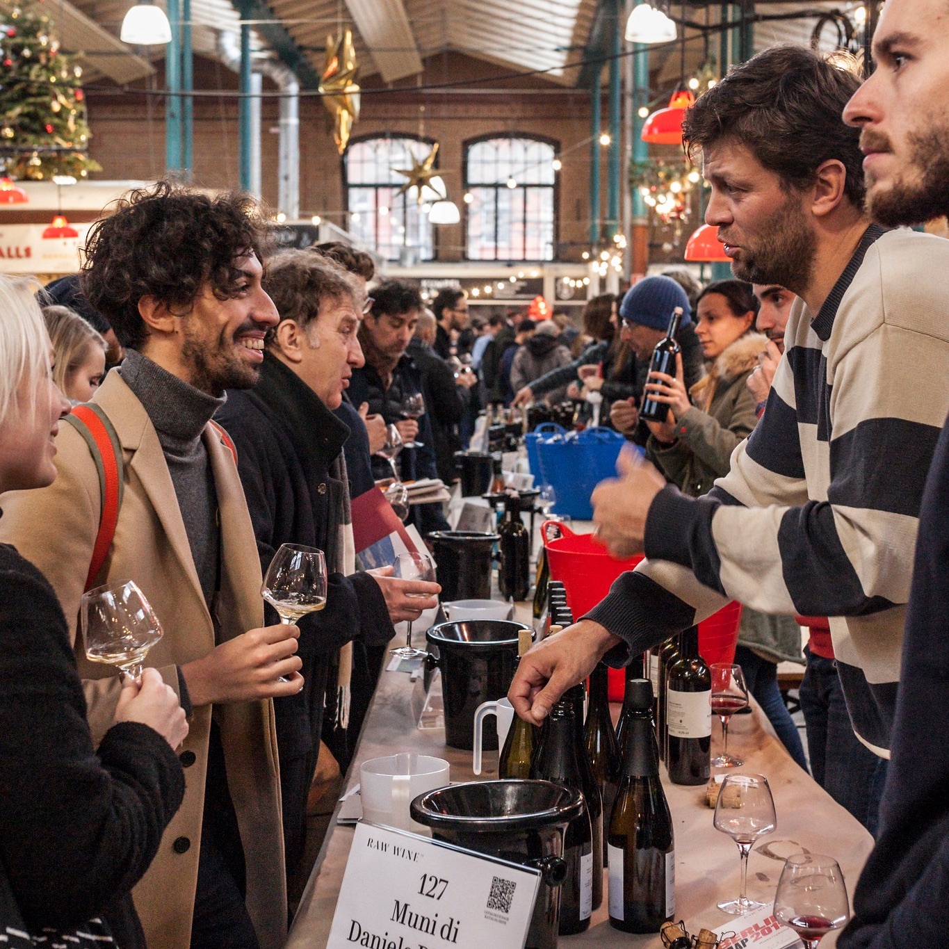 RAW WINE – Die weltgrößte Naturwein Messe kommt nach Berlin am 28.11.2021