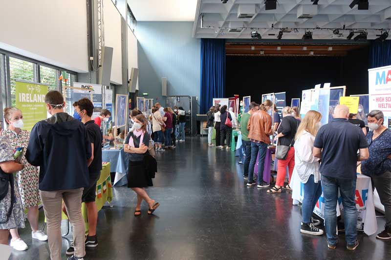 Ab ins Ausland? Jetzt informieren!