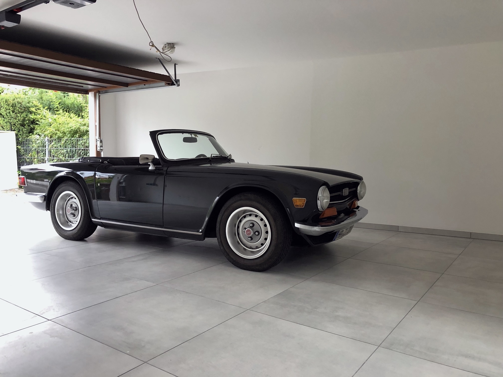 Neue Herberge für den Oldtimer: Garagensanierung auf kritischem Untergrund