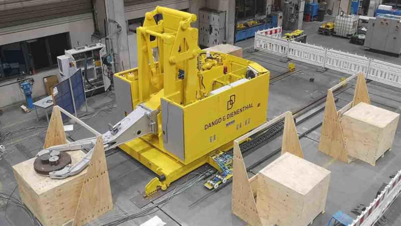 Erfolgreiche Remote-Inbetriebnahme von zwei Schwerlastrobotern