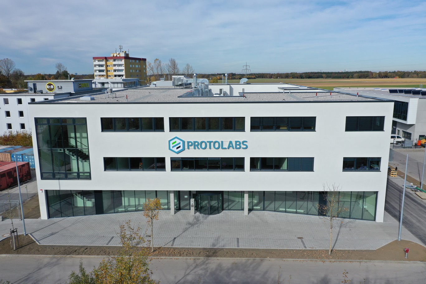 Protolabs eröffnet neues europäisches 3D-Druckzentrum und erhöht Kapazität um bis zu 60 Prozent