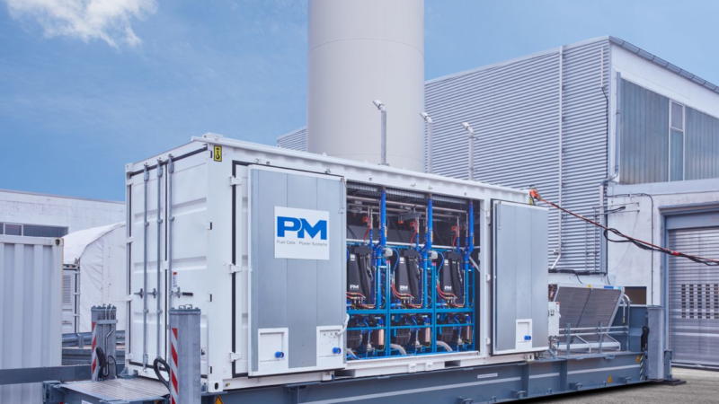 Proton Motor delivers self-sufficient fuel cell power plant „HyShelter 240“ to Shell