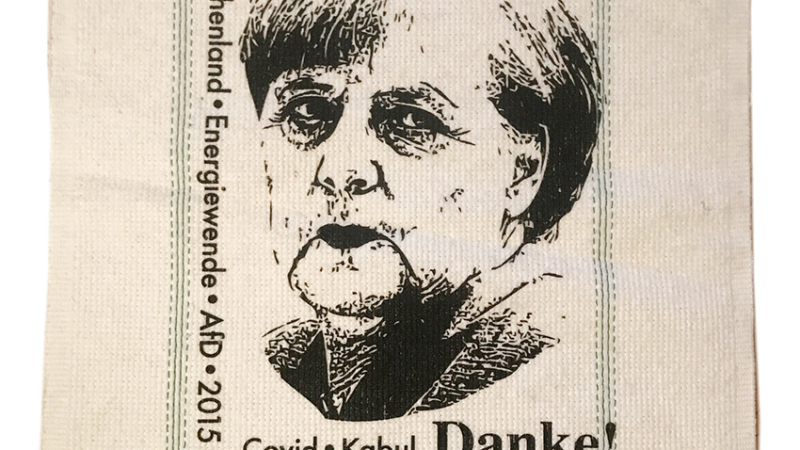 Ein satirischer Abschied von Angela Merkel. Siebdruck auf Recycling Putzlappen.  Zum feucht Wischen oder an die Wand nageln.