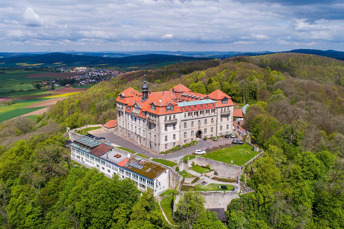 Englisch, Mathe und mehr: Summerschool 2022 auf Schloss Bieberstein