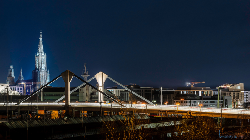 Mit LED im Handlauf setzt Ulm alles ins richtige Licht