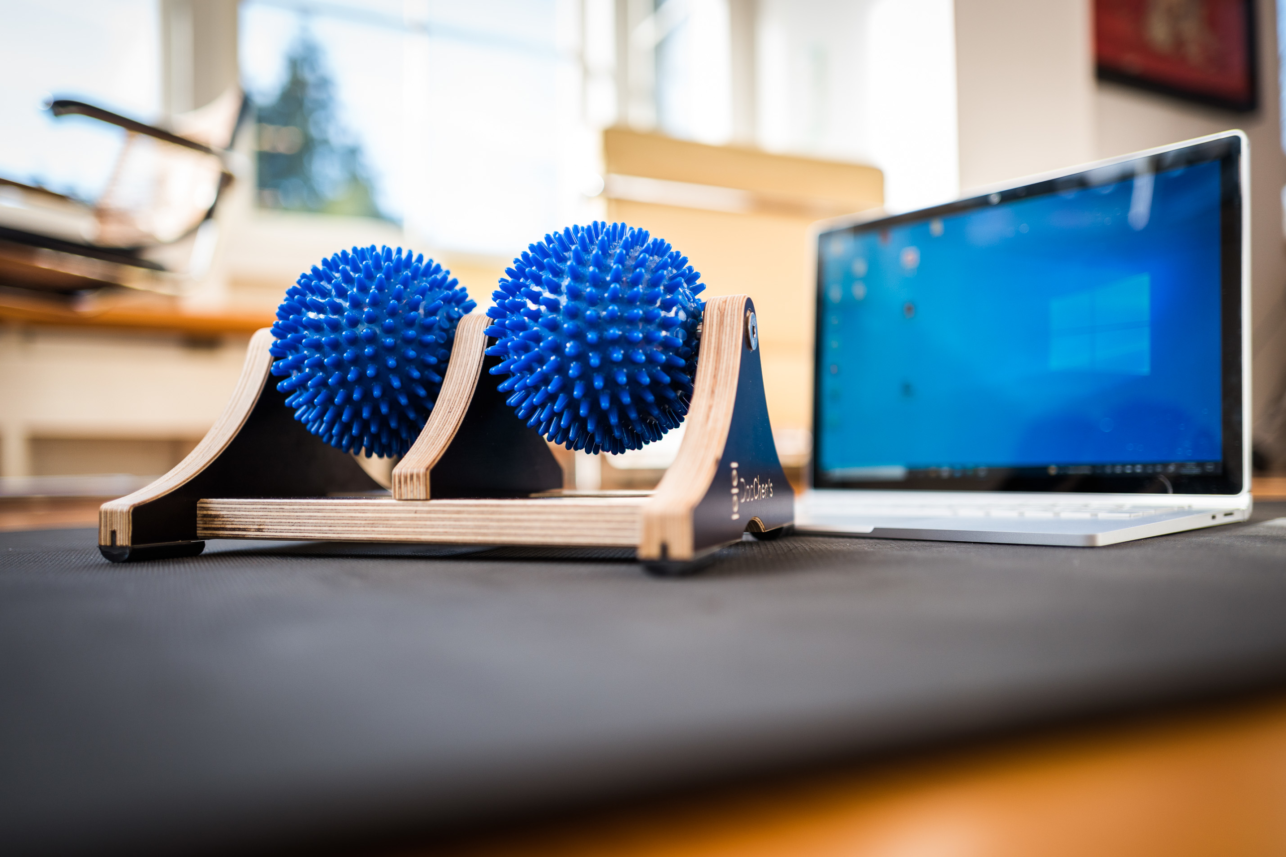Schmerzfrei im Homeoffice mit innovativem Igelballroller