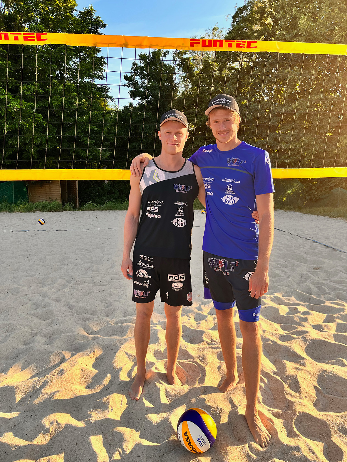 CAPANOVA wird Sponsor des Beachvolleyball-Teams „Wolfquadrat“