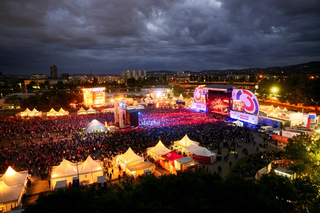 39. Donauinselfest  Alles zum dif22: 4 Areas, 14 Inseln, 11 Bühnen & 600 Stunden Acts