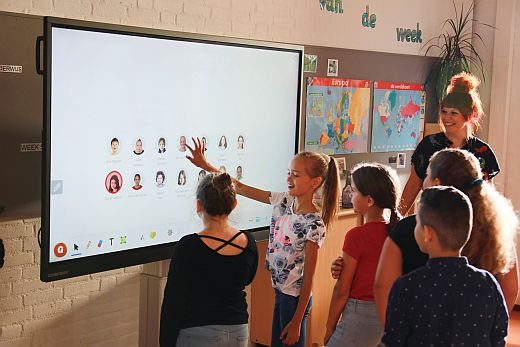 Clevertouch präsentiert Impact Max