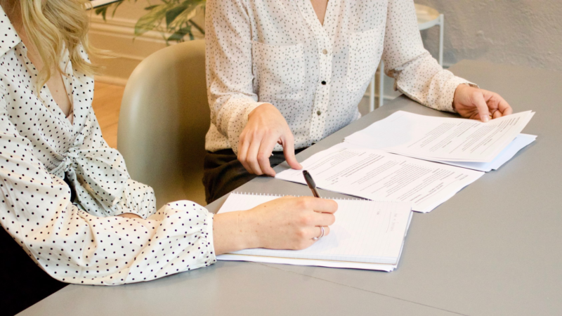 Ab August gelten neue Regeln für Arbeitsverträge