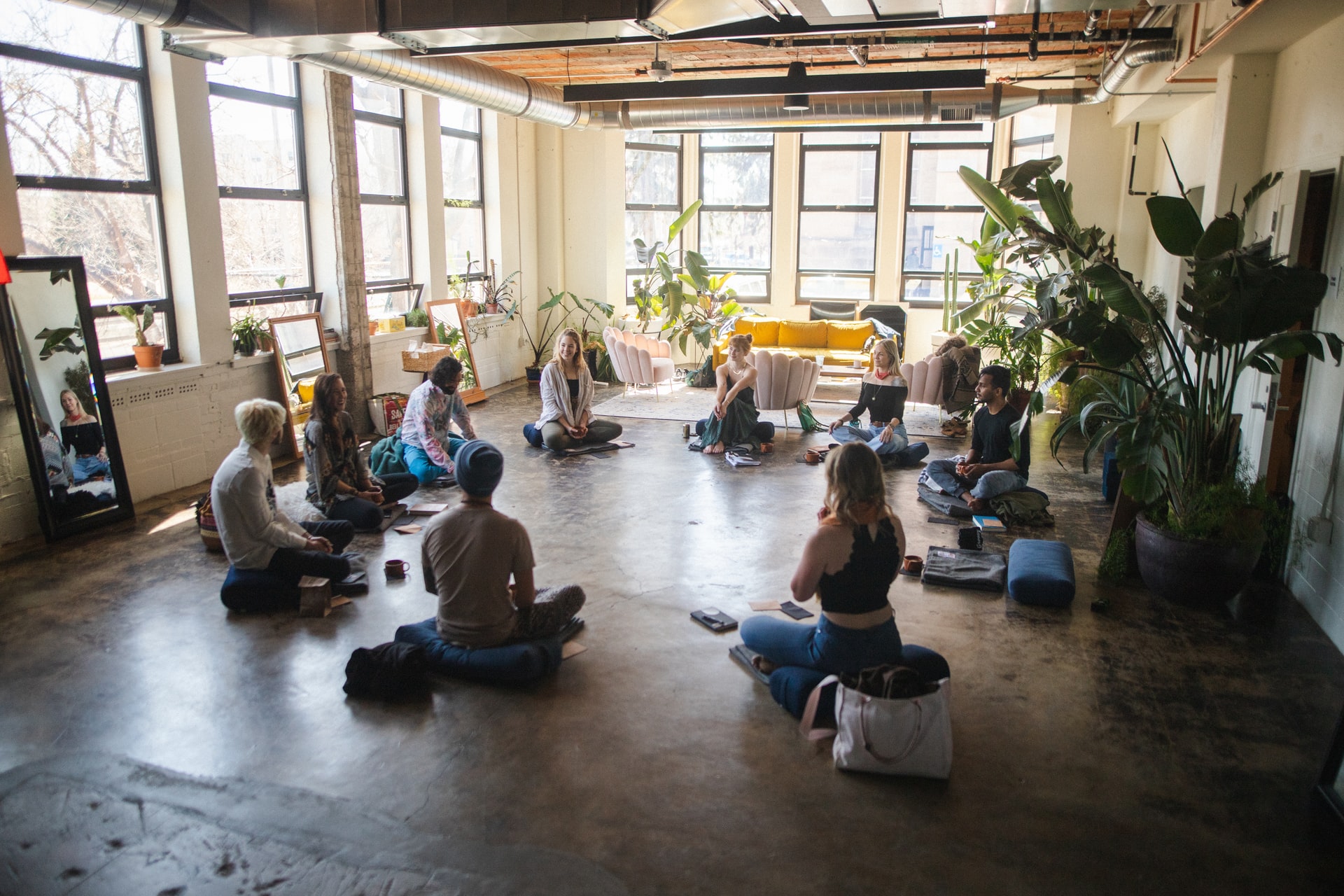 Als Yogalehrer*in Menschen zu mehr Gesundheit verhelfen