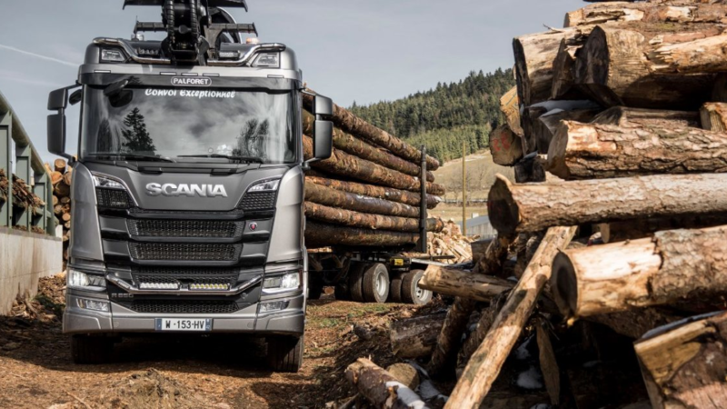 Svenska Cellulosa Aktiebolaget : SCAs weltweit einzigartiger Elektro-Holztransporter von Scania ist da