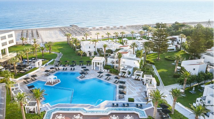 Grecotel Creta Palace receives the „Auberge Award 2022“ for outstanding service and ambience