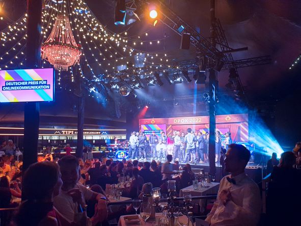 asioso & ReDi School gewinnen den 2. Platz beim DPOK 2022 Award