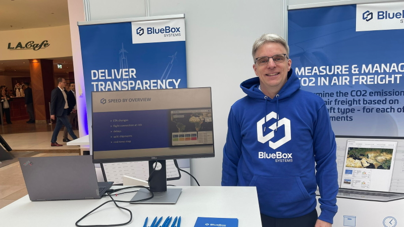 BusinessCode mit BlueBoxAir nachhaltig weltweit unterwegs