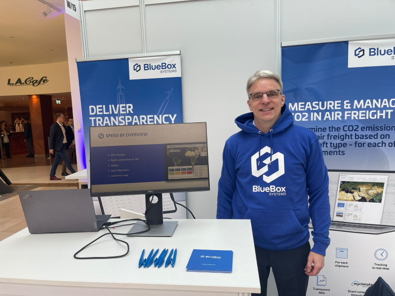 BusinessCode mit BlueBoxAir nachhaltig weltweit unterwegs