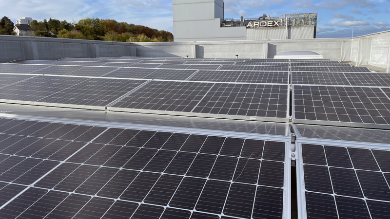 Neue Photovoltaikanlage: Ardex investiert in nachhaltige Stromerzeugung