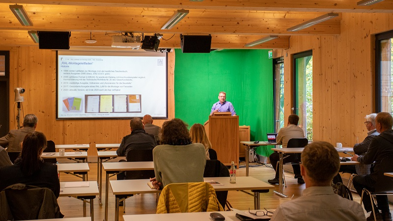 Hybrid-Seminar „Holzfenster“ in Olsberg