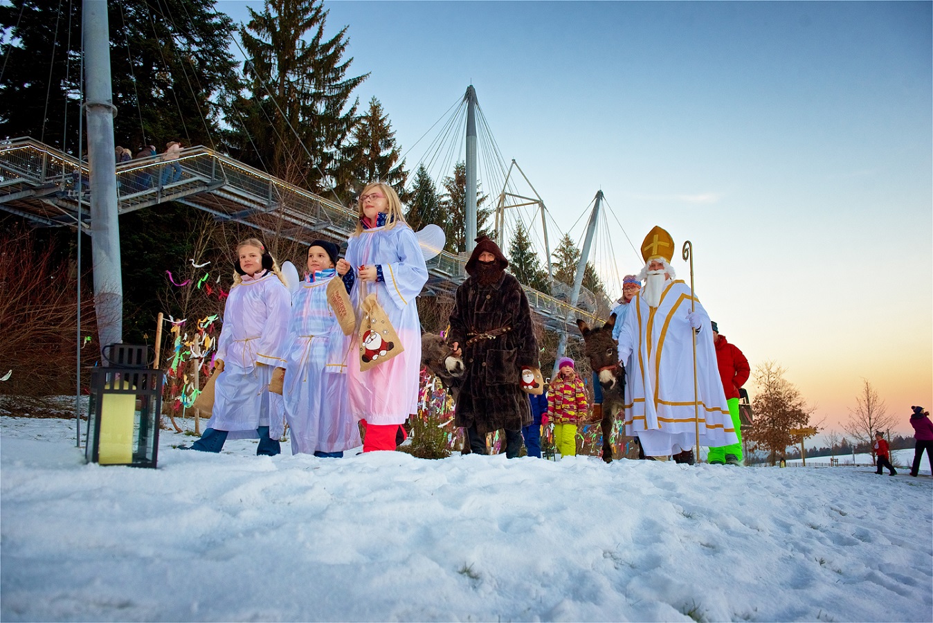„Zauberhafter Winterwald“: skywalk allgäu startet Weihnachts-Winter-Saison mit neuem Event-Konzept