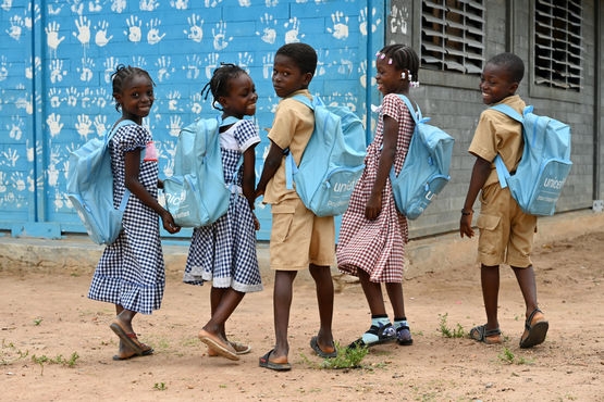 Pressemitteilung: GEZE spendet 100.000 Euro an UNICEF-Projekt in der Elfenbeinküste