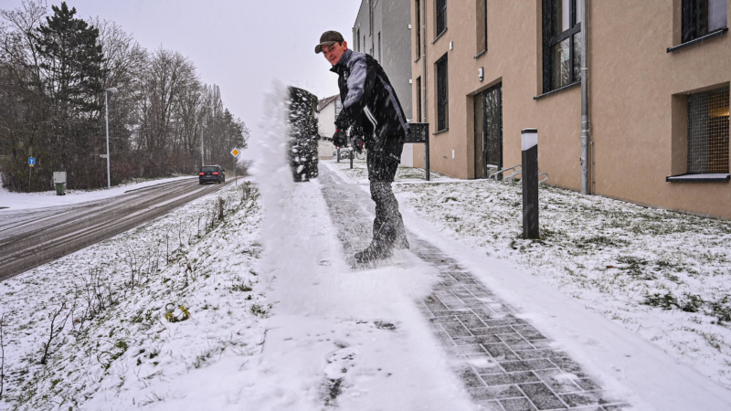 Am Schneeschieben führt kein Weg vorbei