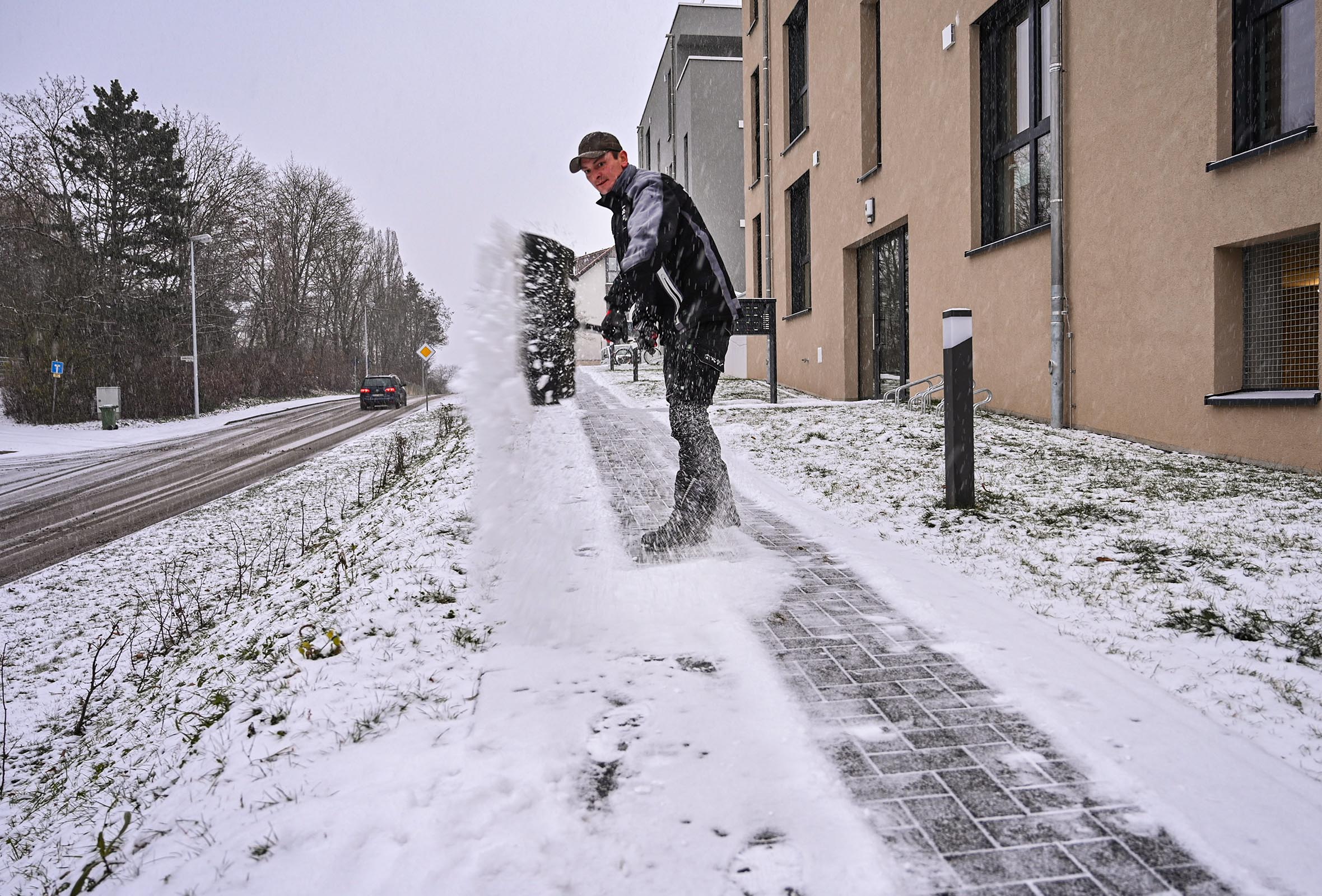 Am Schneeschieben führt kein Weg vorbei