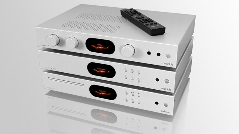 Audiolab präsentiert die 7000 Serie: Vollverstärker 7000A, CD-Transport 7000CDT, Streamer 7000N Play als perfektes Klang-Trio