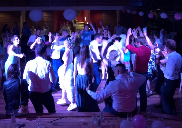 DJ für die Hochzeit in Karlsruhe: Stundensatz oder pauschal?