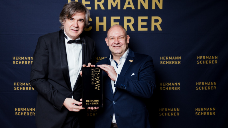 Neu- Lippstädter Thomas Geerlings erhält Excellence Award    Mitte April 2023 traten beim 14. Internationalen Speaker Slam in Mastershausen 125 Teilnehm