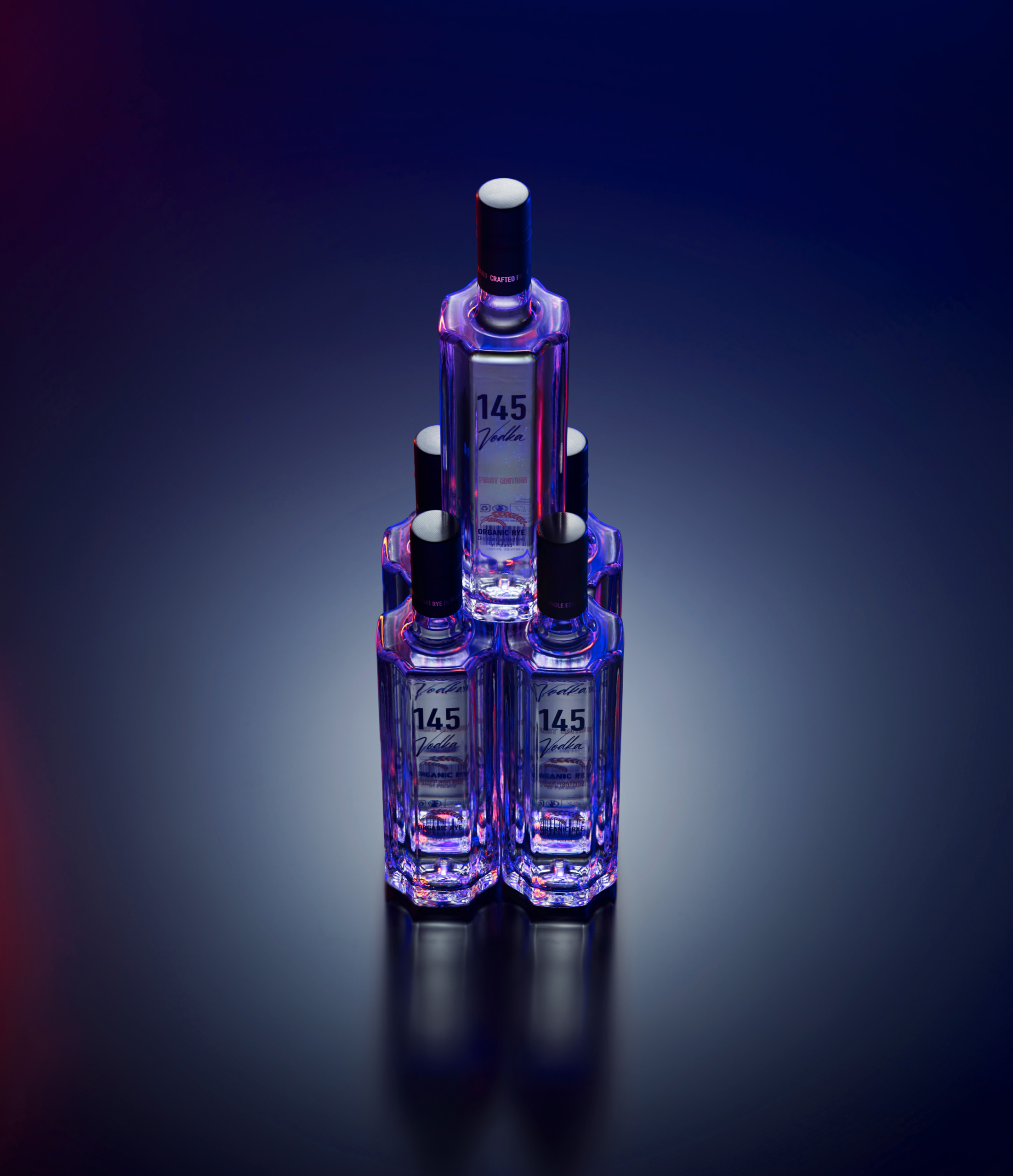 Red Dot Design Award für Vodka-Newcomer: 145 Vodka überzeugt mit stapelbarem Flaschendesign