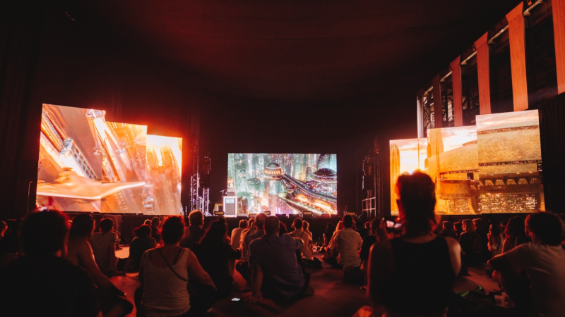 Dolby und Mercedes-Benz präsentieren Dolby Atmos immersives Klangerlebnis auf dem Sonar Festival 2023