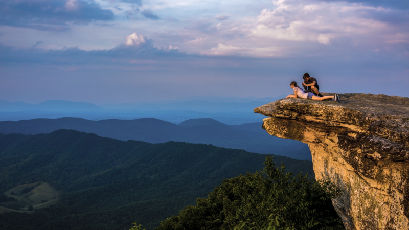 Spektakuläre Berge, tolle Ausblicke und historische Stätten: Die Panoramastraße Blue Ridge Parkway feiert 90. Geburtstag