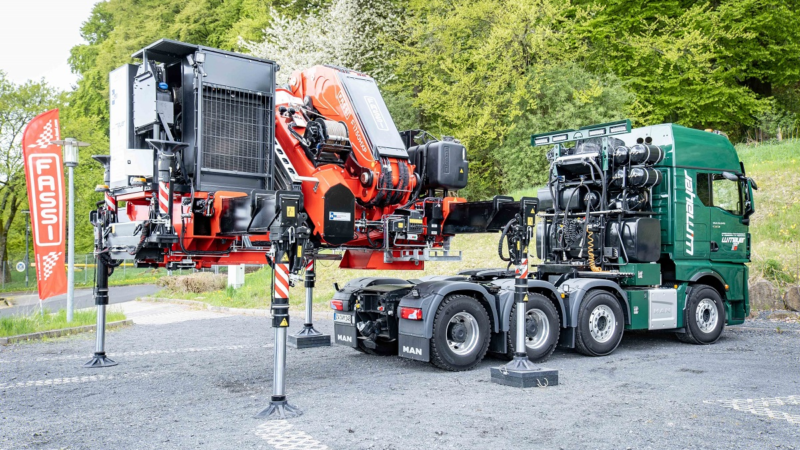 FASSI F1750 – erstmals autarker Betrieb über Powerpack möglich