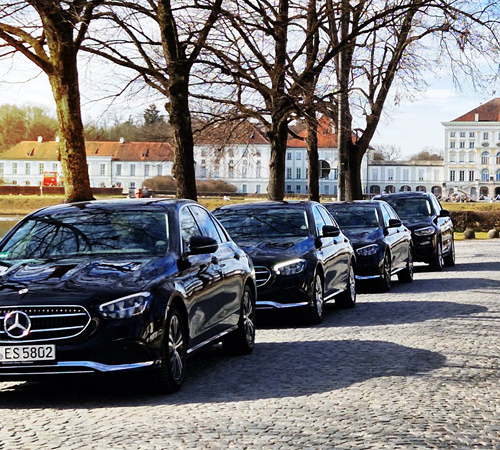 Was kostet eine Limousine mit einem Chauffeur verglichen mit Taxi in München?