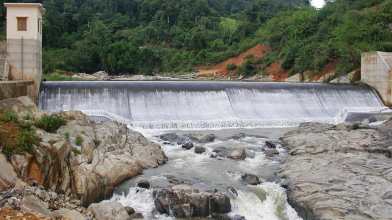 Ökologischer Strom für die Insel Sumatra: FACTUREE unterstützt Wasserkraftprojekt in Indonesien