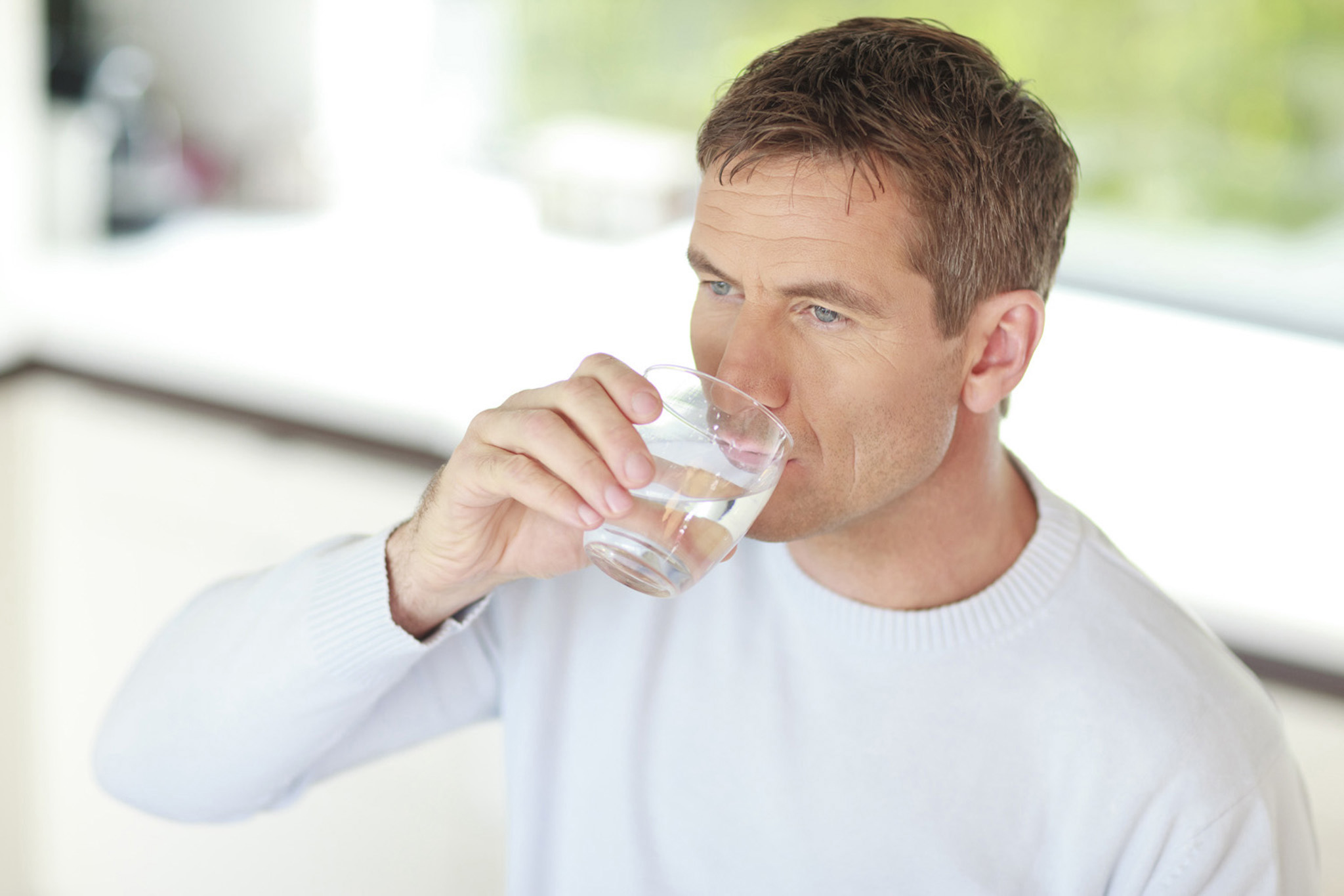 Erkältungszeit – Warum viel Trinken jetzt hilft