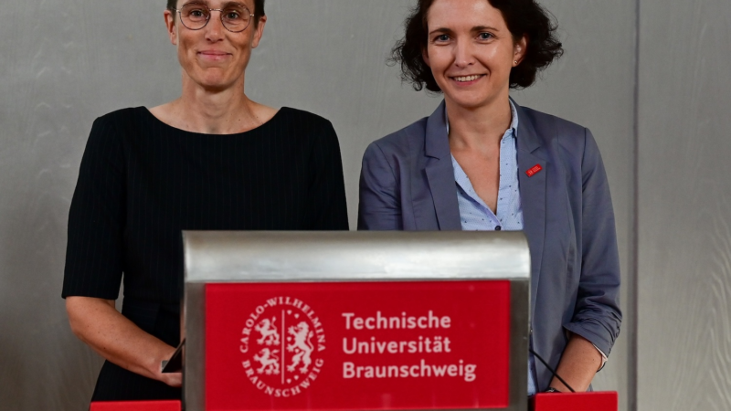 Antrittsvorlesung von Prof. Dr. Yvonne Mast und Prof. Dr. Laura Steenpaß vom Leibniz-Institut DSMZ an der TU Braunschweig