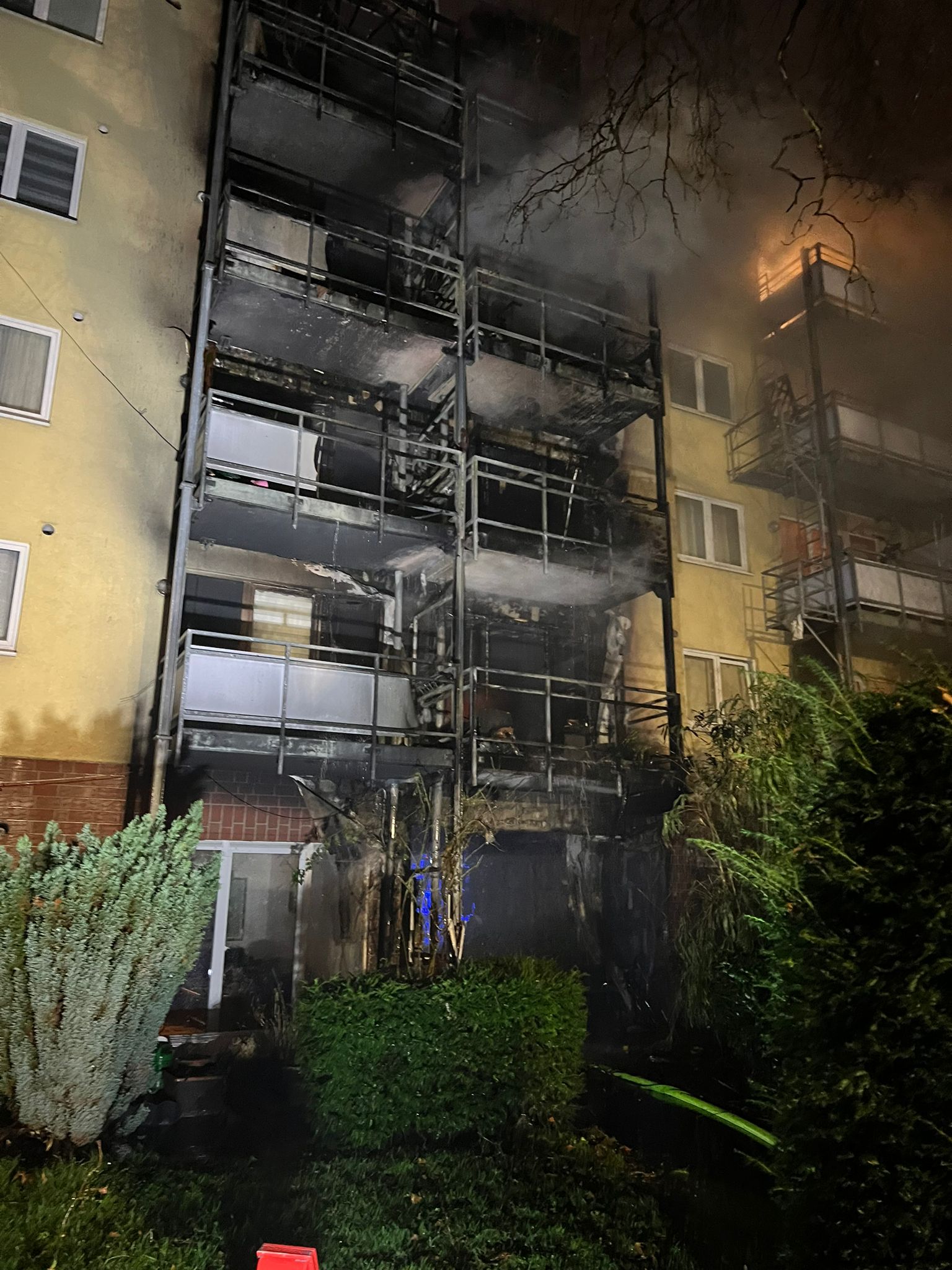 Großbrand in Düsseldorfer Erschüttert die Weihnachtszeit